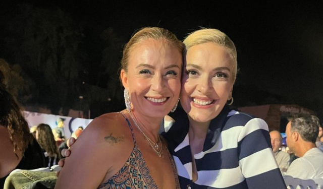 Binbir Gece dizisinin başrol oyuncuları Bergüzar Korel ve Ceyda Düvenci 14 yıl sonra buluştu