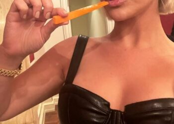 Büşra Pekin, Havuçlu Anne karakteri gibi poz verdi! Değişimi ağızları açık bıraktı