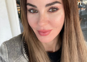 Çinli araştırmacılar, fiziğiyle genç kızlara taş çıkartan Defne Samyeli'yi inceleyecek