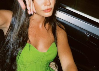 Demet Özdemir, Yunan sevgilisiyle ilk pozunu paylaştı