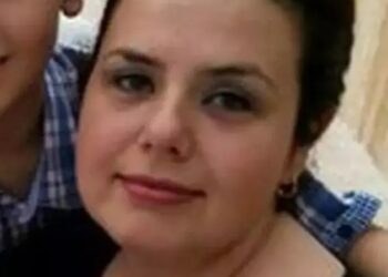 Ebru Gündeş'in yıllardır görüşmediği kız kardeşi ortaya çıktı