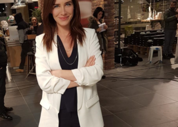 Gözde Mukavelat'ın evinin duvarına kurşun isabet etti