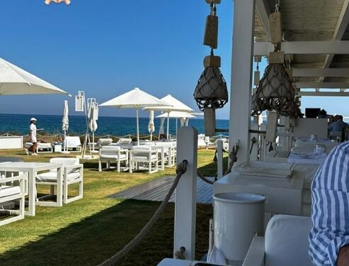 Hadise'nin fotoğrafındaki gizemli erkek kafa karıştırdı! Mehmet Dinçerler diyen de var Berk Atan diyen de