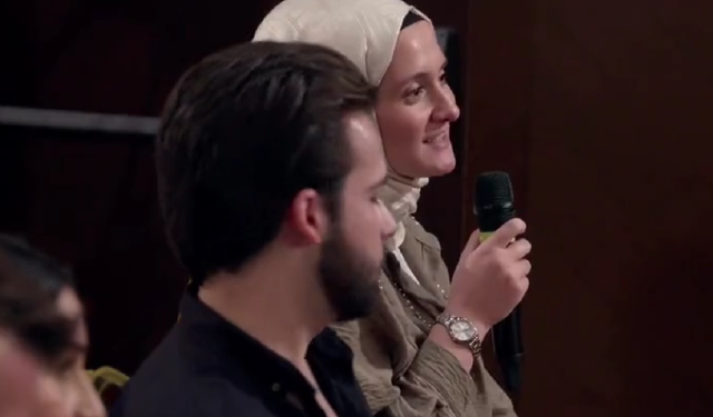 Hasan Can Kaya, boşanma nedenini açıklayan öğretmene 'Helal olsun' diyerek sarıldı