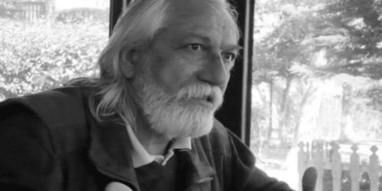 Yazar Esat Korkmaz yaşamını yitirdi