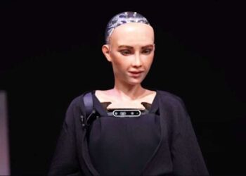Cevabı gündem oldu: Mevzular Açık Mikrofon’da Robot Sophia’ya ‘Kılıçdaroğlu’ sorusu
