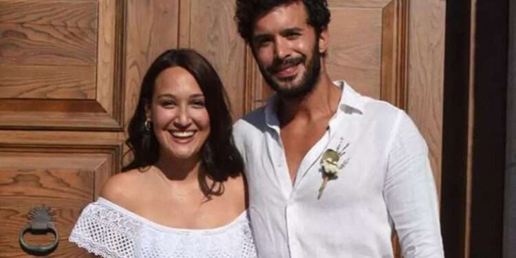 Ünlü oyuncu Barış Arduç’un paylaşımı olay oldu: Gupse Özay’a aşkını haykırdı