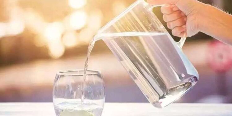 Uzmanından uyarı: Su içmek için susamayı beklemeyin