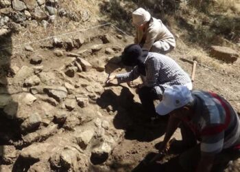 Toprağın altından bin 700 yıllık villa çıktı