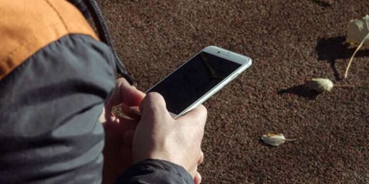 Anne babalar dikkat: Kalıcı duruş bozukluğuna sebep oluyor…