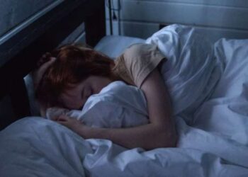 Böyle uyumak sağlık sorunlarına yol açabilir! Uyurken pencereleri açık bırakmayın