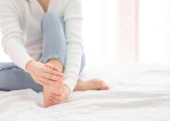 Uzmanlardan uyarı: ‘Ayak yanması geceleri daha fazla hissediliyor’