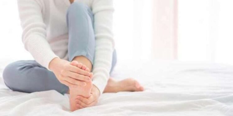 Uzmanlardan uyarı: ‘Ayak yanması geceleri daha fazla hissediliyor’