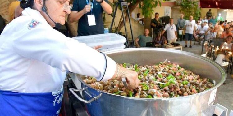 ‘Salyangoz yahnisi’ tartışmaları: Bu tarz haberler yapmak insanlık suçudur