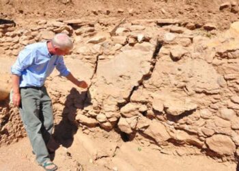 Paranın ilk kez basıldığı antik kentin altında fay hattı tespit edildi