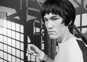 Bruce Lee kimdir? Bruce Lee nerelidir? Bruce Lee filmleri nedir? Bruce Lee hangi sporu yapmıştır? Bruce Lee isminin anlamı nedir?