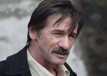 Usta oyuncu Mustafa Uzunyılmaz yolda yürürken kalp krizi geçirdi