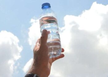 Güneşte bırakılan damacana ve pet şişeler insan sağlığını tehdit ediyor!