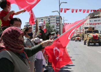 30 Ağustos resmi tatil mi? 30 Ağustos kimlere resmi tatil? 29 Ağustos yarım gün mü?