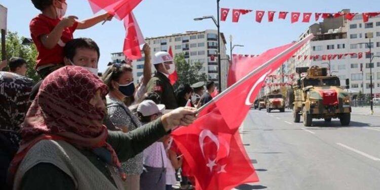 30 Ağustos resmi tatil mi? 30 Ağustos kimlere resmi tatil? 29 Ağustos yarım gün mü?