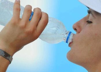 Sıcak havalarda vücudun sıvı kaybına dikkat