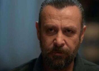 Ünlü oyuncu Nejat İşler Fenerbahçe maçına gitmek için otostop çekti