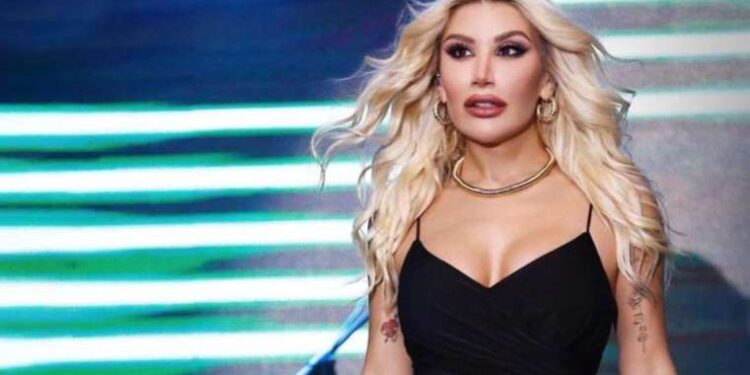 Hastaneye kaldırıldığını duyurdu: ‘Konuşmam dahi yasak’