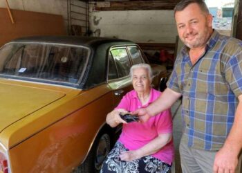 53 yıllık aracı ilk sahibinden orijinal haliyle satın aldı