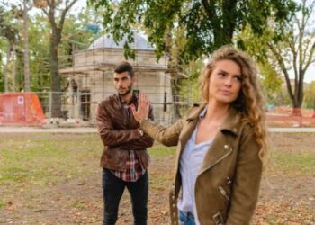 İlişkilerin ömrünü uzatmak için kaçınılması gereken 9 cümle