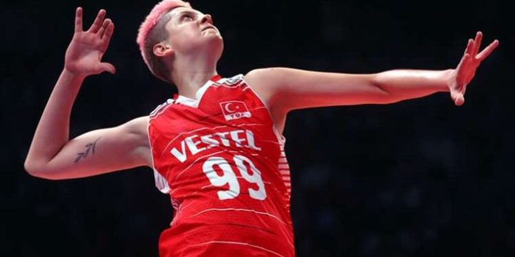 Ebrar Karakurt’tan ‘sana tahammül ediyoruz’ yorumuna cevap!