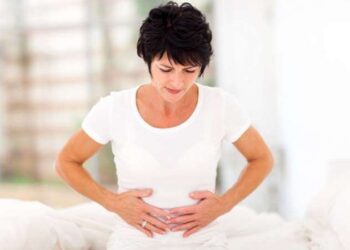 Mucizevi içecek! Bir bardağı gaz sancısını kesiyor!