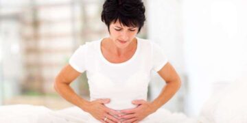 Mucizevi içecek! Bir bardağı gaz sancısını kesiyor!