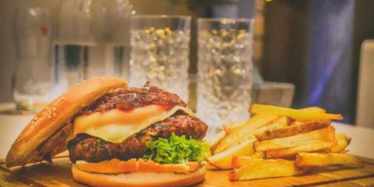 Bu besinler ömrünüzü kısaltıyor! Erken ölmek istemeyenler bunları tüketmesin!