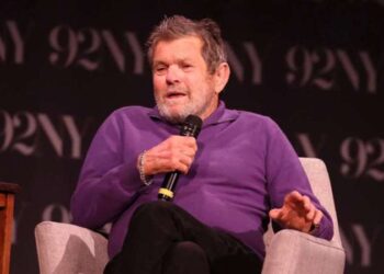 Verdiği cevap ırkçı ve cinsiyetçi olarak yorumlanınca görevinden oldu