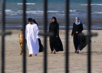 Abaya ne demek? Abaya elbise nedir? Abayayı kimler giyer?