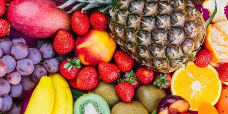 Yaz akşamlarının vazgeçilmez 4 meyvesini tüketirken dikkat edin… Canan Karatay o meyveleri kara listeye aldı!