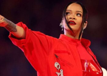 Ünlü şarkıcı Rihanna’nın ikinci bebeğinin ismi belli oldu!