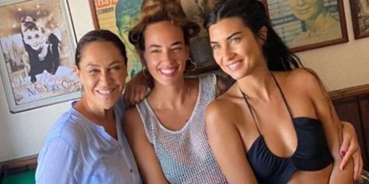 Seda Bakan ile Hülya Avşar’la karşılaştı: Dünyanın en güzel tesadüfü