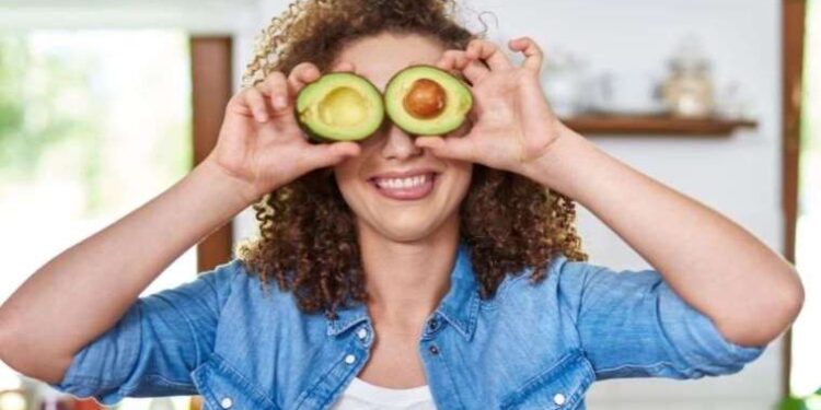 Ünlüler bu diyetle fit kalıyor! Pegan diyeti nedir, nasıl yapılır?