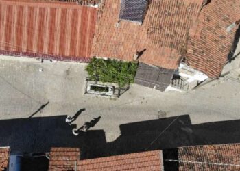 Tokat’ta gizemli mezar! Bu mezar 100 yıldır yolun ortasında… İçinde kimin yattığı bilinmiyor