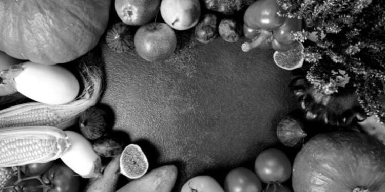 Uzmanlar uyarıyor: Sık tükettiğimiz bazı meyve ve sebzeler potansiyel tehlike içeriyor