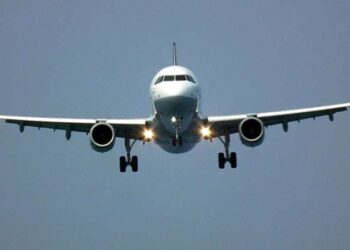 Pilot uçuş sırasında tuvalette fenalaşarak öldü! Uçak acil iniş yaptı