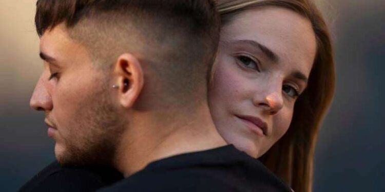 Kadınlar ilişkinizi korumak için önleminizi alın! Erkekleri buz gibi soğutan davranışlar