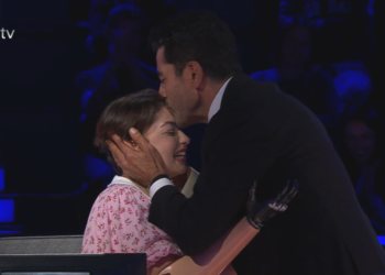 Kenan İmirzalıoğlu, Kim Milyoner Olmak İster'de milyonluk soruya ulaşan yarışmacıyı alnından öptü