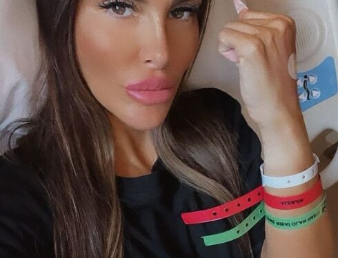 Kısmı felç geçiren Tuğçe Özbudak, hasta yatağındaki halini yayınlayarak müjdeli haberi verdi: Ameliyatım güzel geçmiş