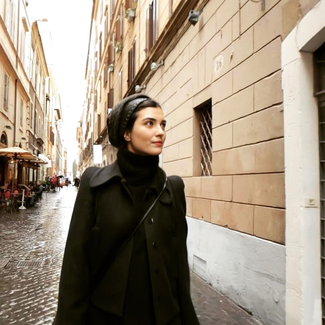 'Lüks nedir?' diyen Tuba Büyüküstün Paris'teki evini paylaşınca alay konusu oldu