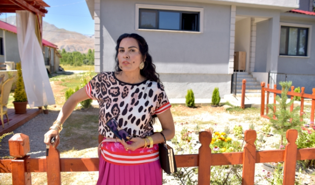 Nursel Köse, yeni rolü için imaj değiştirdi! Altın diş takılıp göz simetrisiyle oynandı