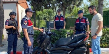 Oyuncu Emre Bulut'un çalınan motosikleti yol kenarında bulundu