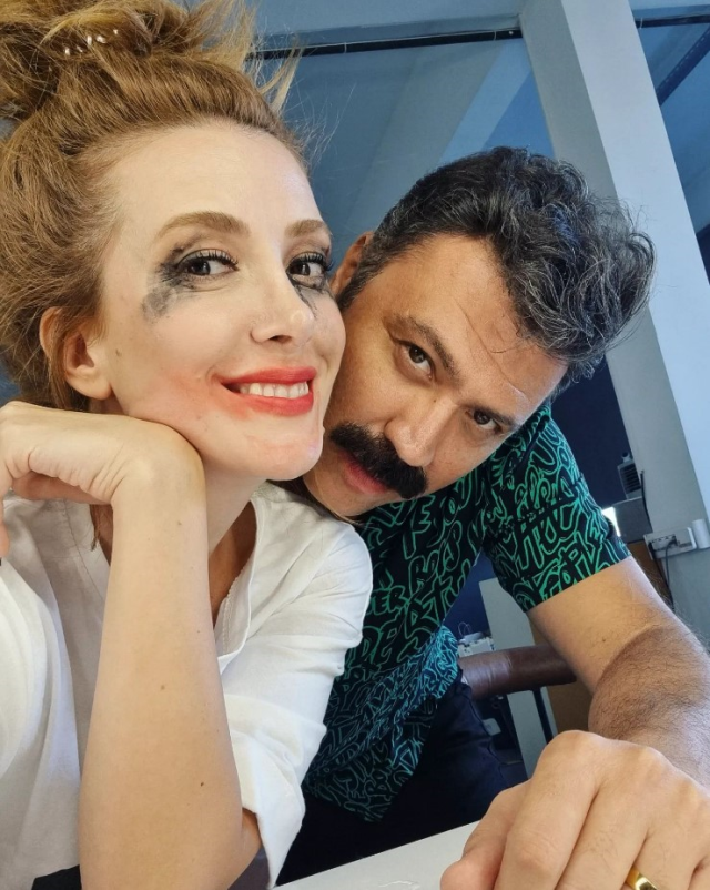 Partneri Bülent Emrah Parlak ile öpüşürken yakalanan Elit Andaç Çam, oyuncu eşinden boşandı