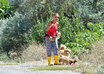 Şanı şöhreti bırakıp köye yerleşen Özlem Tekin sırra kadem bastı! Kapısına kilit vurup gitmiş